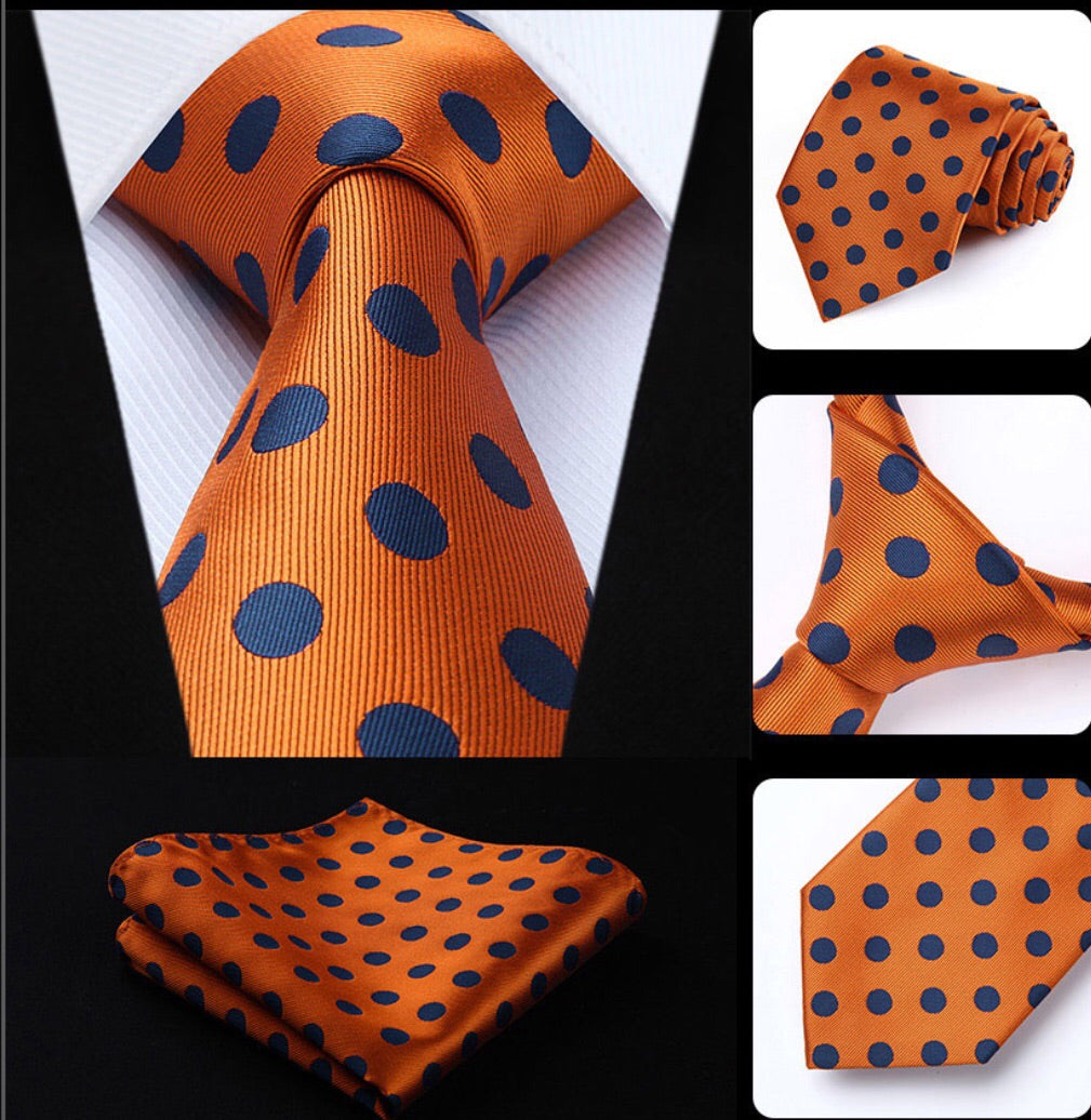 TIE AND HANDKERCHIEF SET